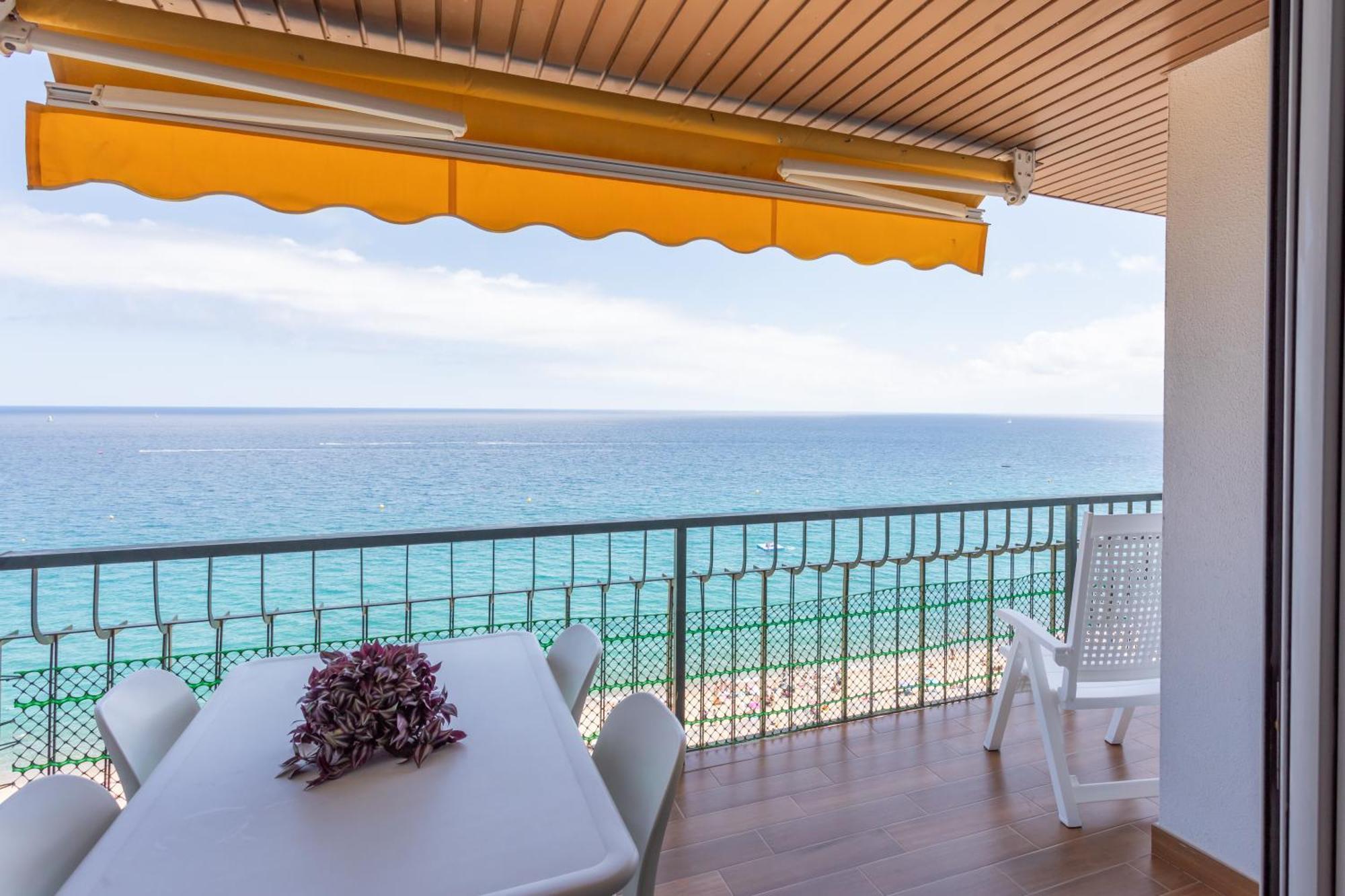 Pis Embaixador 1A Linea De Mar Daire Platja d'Aro Dış mekan fotoğraf